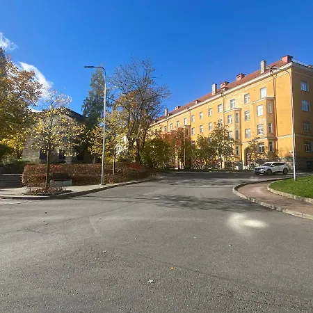 Center Maakri *